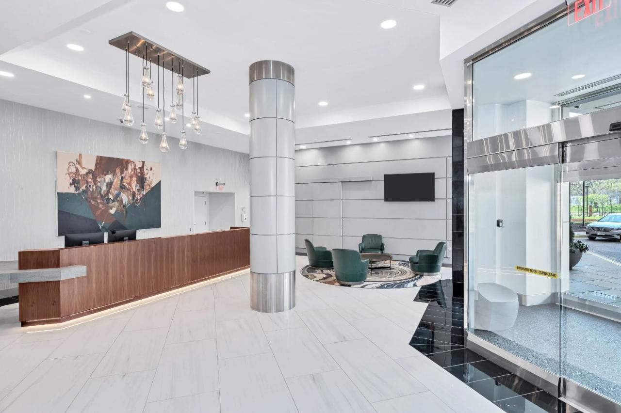Modern & Charming Apt With Rooftop @Pentagon City Arlington Exterior photo